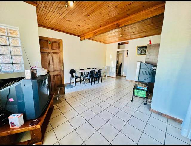 3 BEDROOM HOUSE FOR SALE IN SILVERTOWN